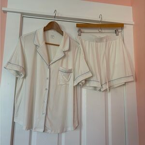 Cozy Earth Women's Ivory Bamboo Stretch-knit Short Sleeve Pajama Set with Trim